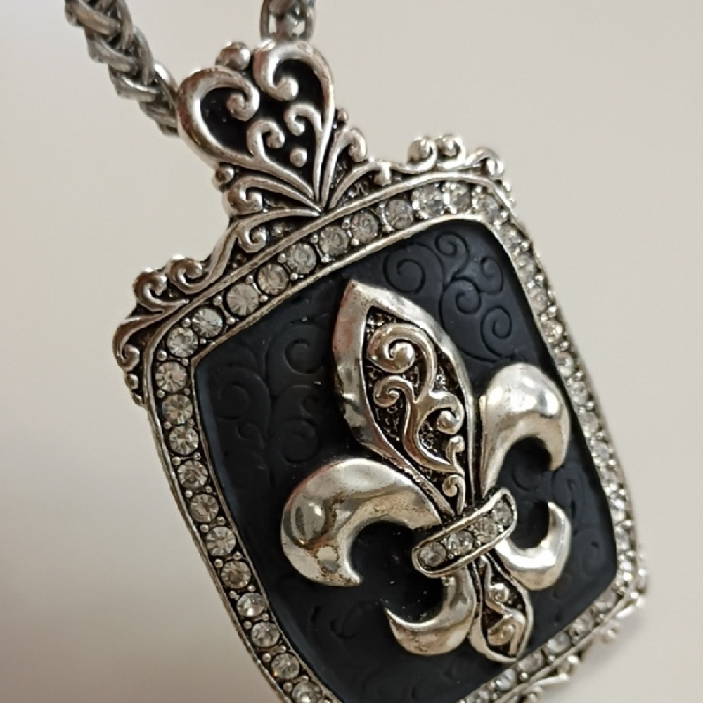 Statement Necklace Fleur De Lis Bedazzled Detail Women's Jewelry